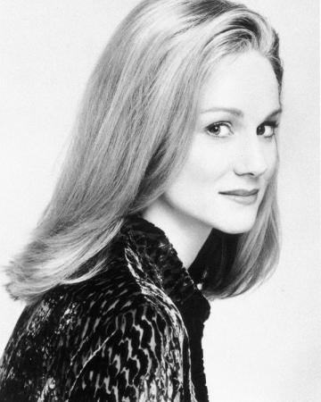 Linney, Laura 2.jpg