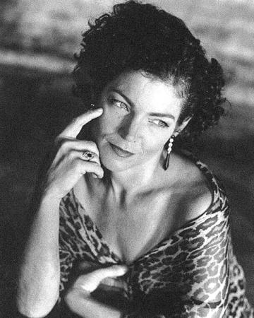 Amy Irving 